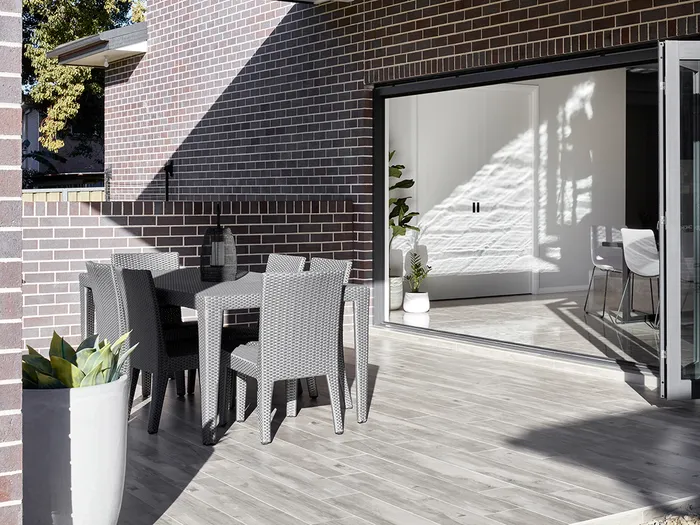 Tiled alfresco & porch