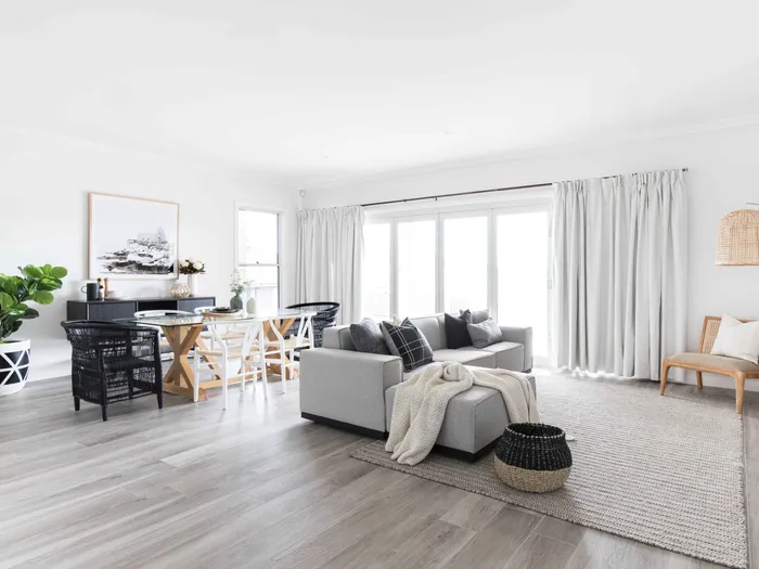 Tiles or laminate to main floors